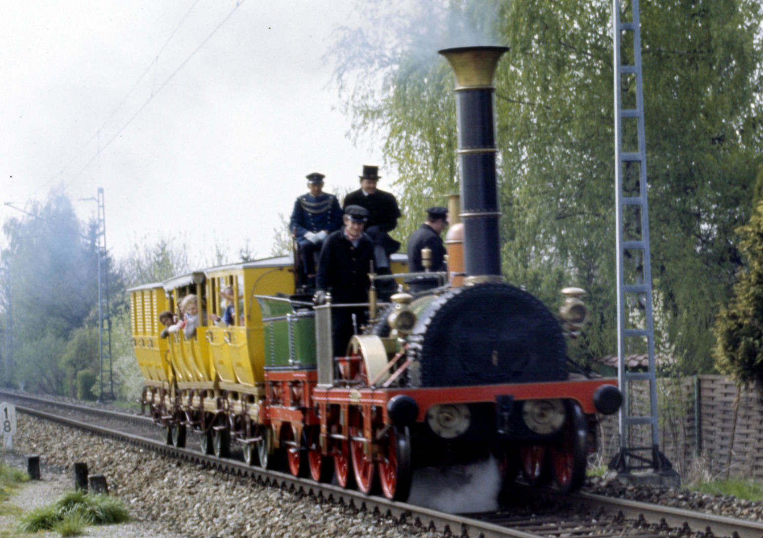 [Bild: Eisenbahn_M1_01.jpg]